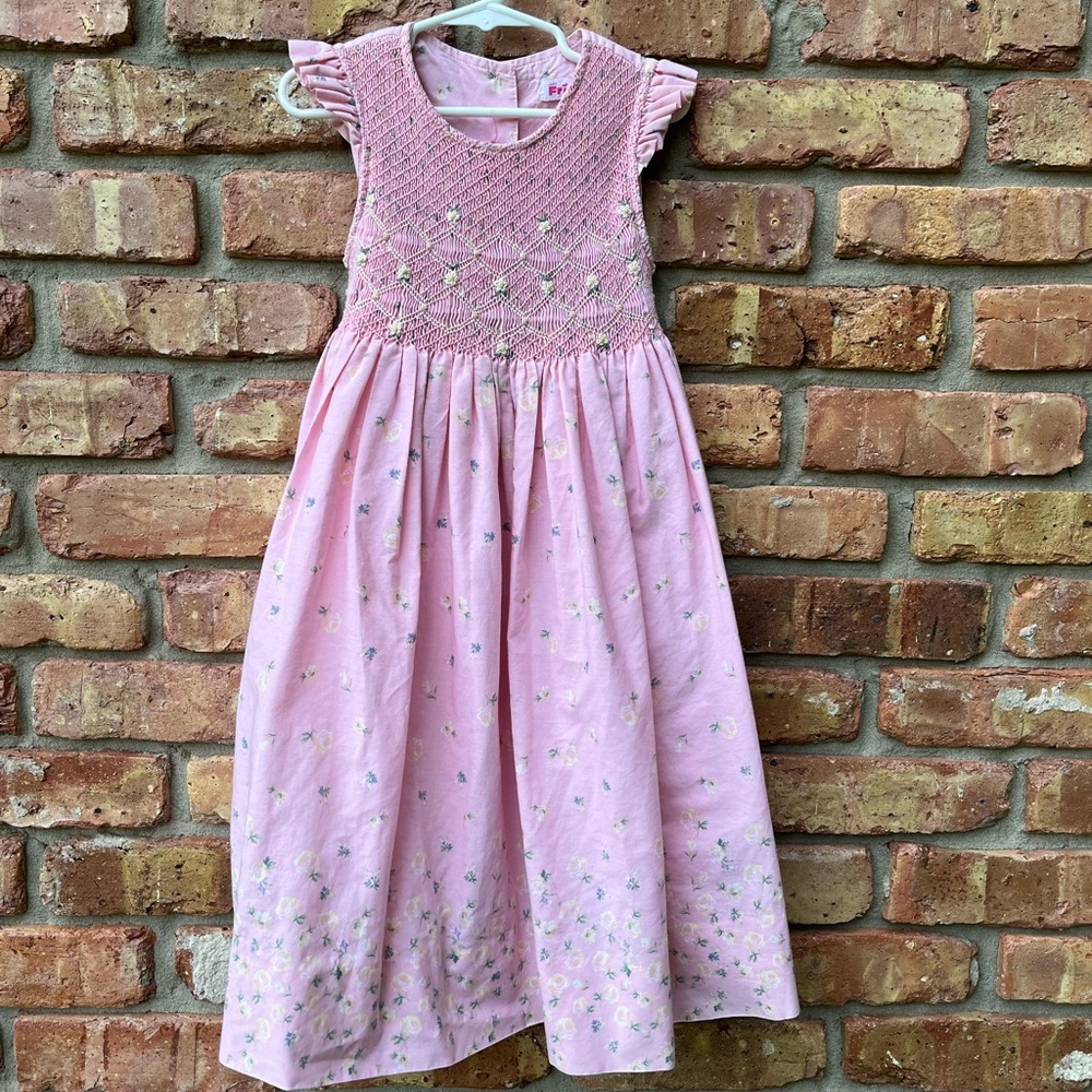 FRIENDS GIRLS PINK SMOCKED SUMMER SLEEVELESS SUN DRESS MEDIUM COTTON TIE BELT